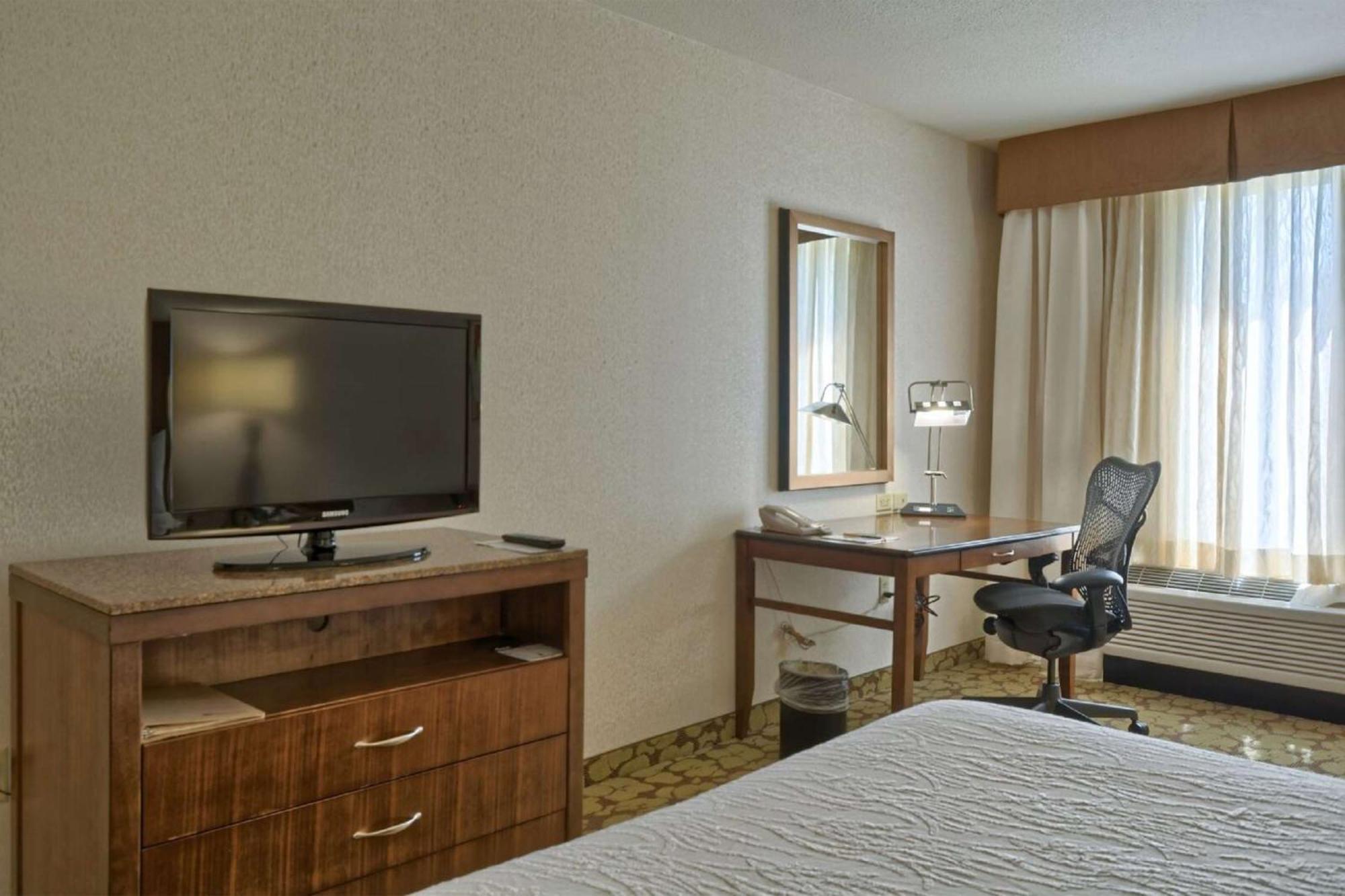 Hilton Garden Inn By Hilton Mount Laurel Exterior photo