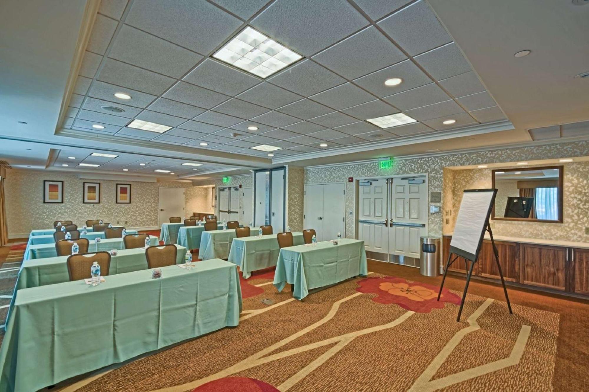 Hilton Garden Inn By Hilton Mount Laurel Exterior photo