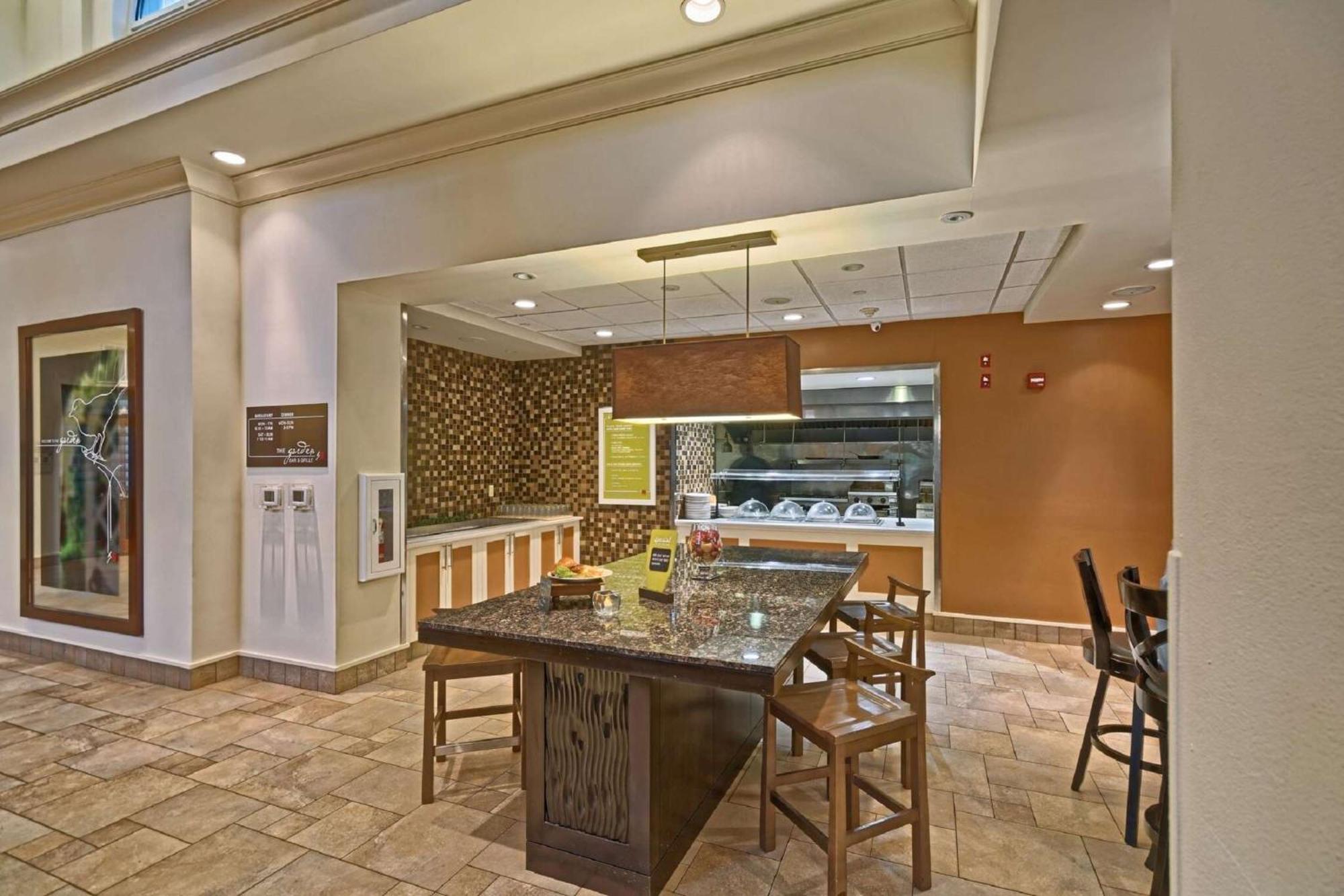 Hilton Garden Inn By Hilton Mount Laurel Exterior photo
