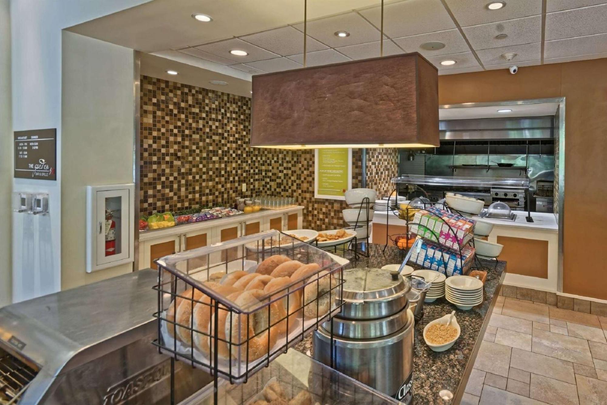 Hilton Garden Inn By Hilton Mount Laurel Exterior photo